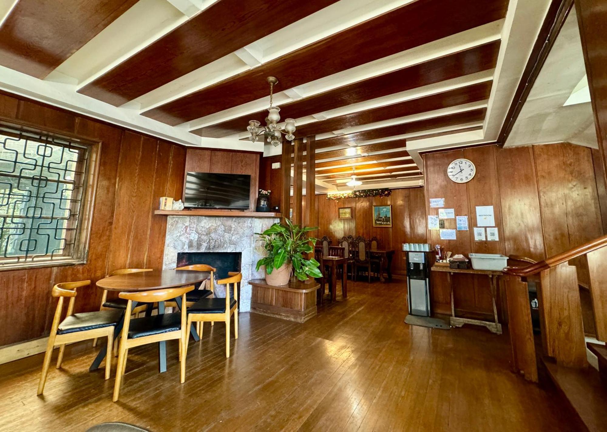 The Gather Inn Baguio - Burnham Park Багио Экстерьер фото