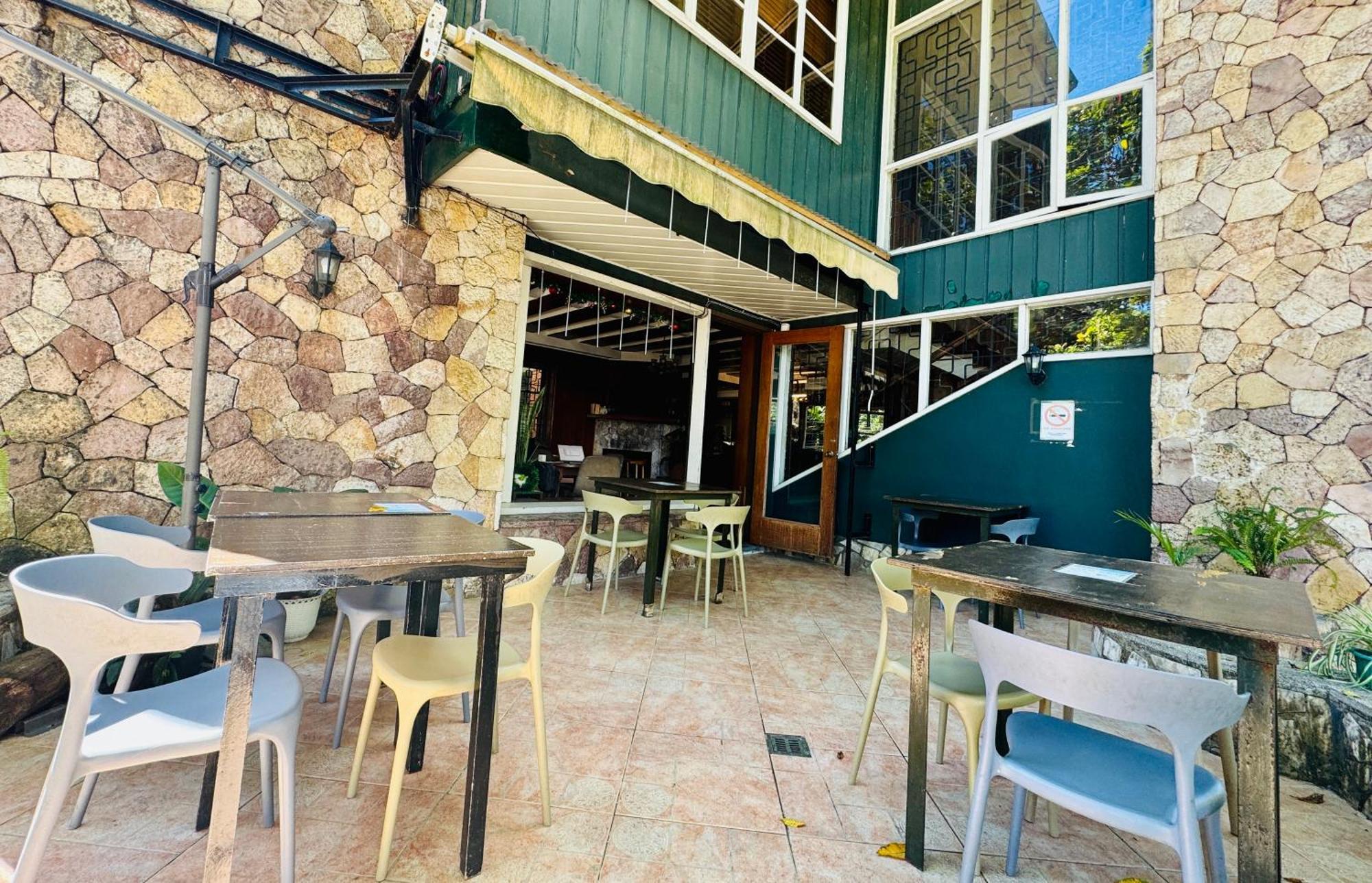 The Gather Inn Baguio - Burnham Park Багио Экстерьер фото